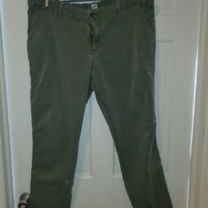 Gap women's Chino 18 green